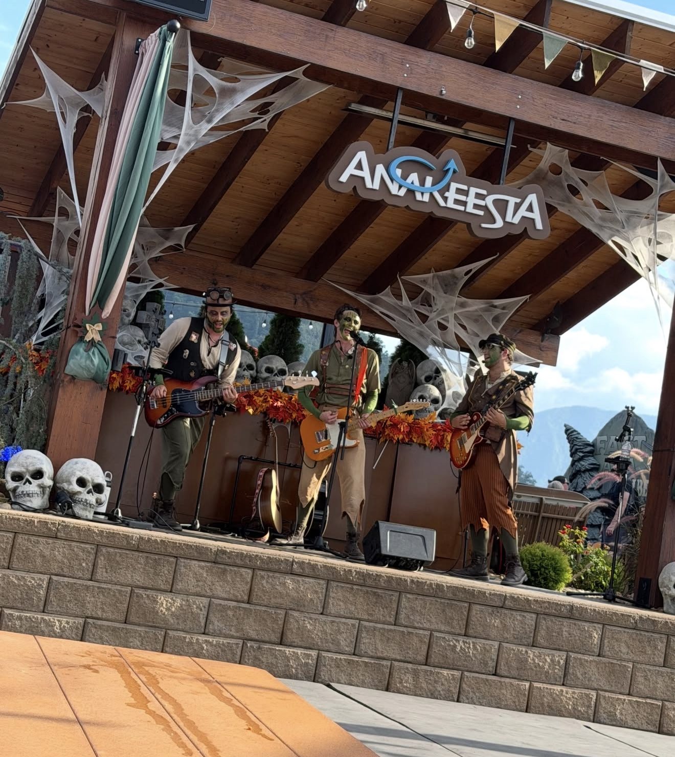 The Undead Heads at Anakeesta