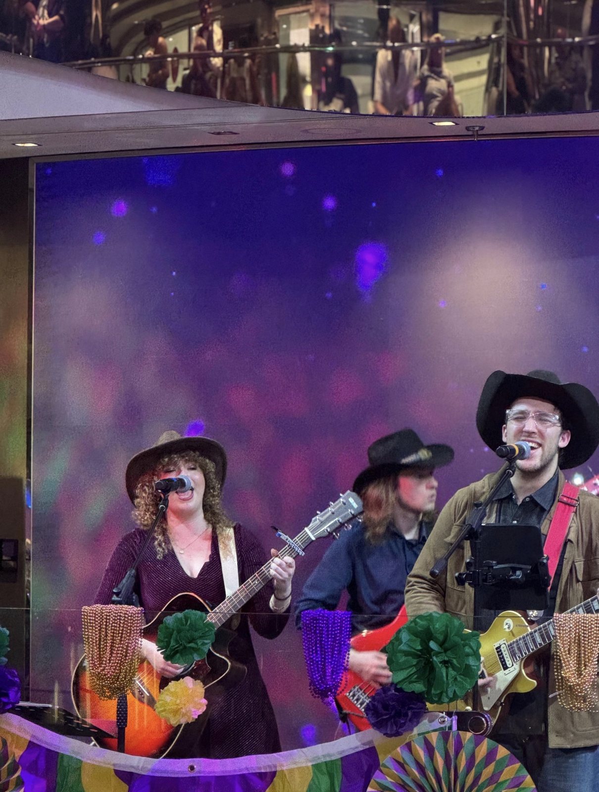 Izaya singing with The Midnight Riders
